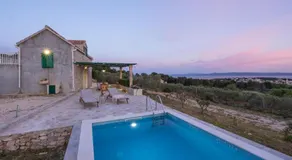 Megi Sea & Country House - Image 2