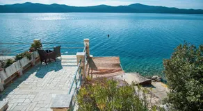 3 Bedroom Beach House with private sea access - Image 4