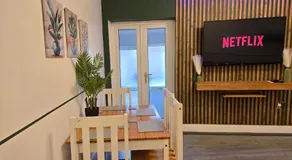 Spacious Entire House with Free Parking Perfect for Relocators Contractors and Long Term Stays - Image 2