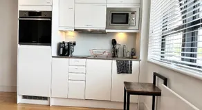 Modern Double Room - Image 3