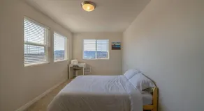 Seattle Urban Village- Unit B- Lago Vista- Lake Union- Sleeps 6 - Image 2
