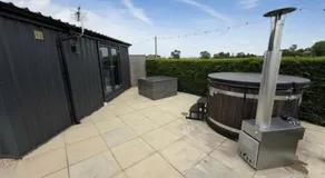 Yew Lodge - Shepherd's Hut Railway Carriage with "Hot Tub" - Sleeps 4 - Escape Completely! - Image 3