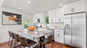 Luminous Renovated Cottage Near Downtown - Image 4