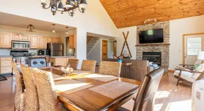 Beautiful mountain home with gorgeous meadow views - Image 5