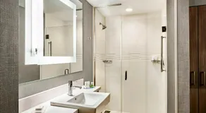 SpringHill Suites by Marriott Madison Fitchburg - Image 2