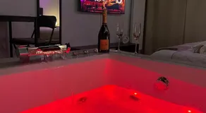 Suite avec Balnéo Privée et piscine commune - Image 3