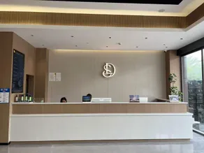 LSTON HOTEL - Image 4