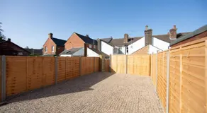 Central Ashford 5 Bedroom Home with en-suites - Image 4