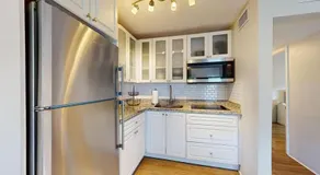 Pinecrest #1 2BR 4 Beds Free Parking - Image 5