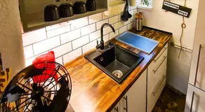 Modern flat with perfect location - Image 4