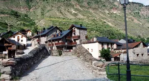 Apartamentos Les Picardes - Image 2