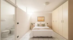 Central Duplex in Iseo - 2 Bedrooms - Private Parking & WiFi - Image 3