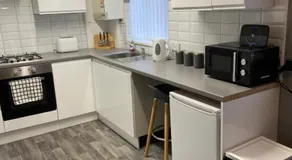 Sheffield spa view 2 bed house free parking - Image 3