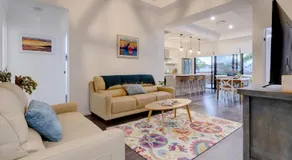 Urangan Family Friendly home with views & wifi by Custom Bnb Hosting - Image 3