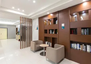 City Comfort Inn Wuhan Jiefang Avenue Xinrong Light Rail Station - Image 2