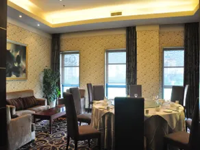 Qingdao Royal Garden Hotel - Image 5