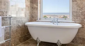 Entire Home on Beach Front, Sleeps 25 with Free Parking - Image 3