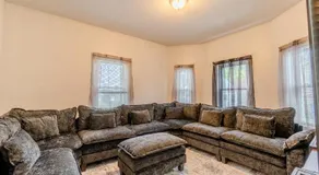 Cozy 4BDR, Tufts, Train, Parking, 10 min to Boston - Image 3
