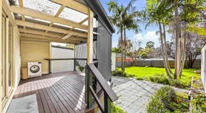 Spacious Ringwood Family Home Near Parks & Shops - Image 4
