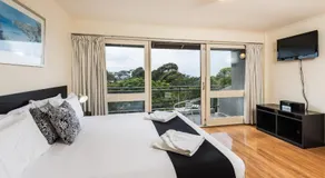 Horizon Holiday Apartments - Image 2