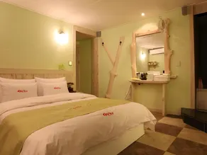 Hotel April 2nd - Image 5