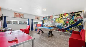 Funky Haus near Six Flags and ATT Stadium with Game & Movie room - Image 5