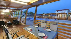Poolside Mobile Home - Image 3