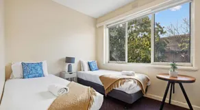 Domi Rentals - The Carlisle Street Apartments - Image 4
