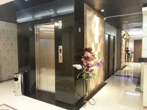 Hin's Hotel - Image 3