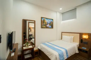 Santini Hotel - Image 2