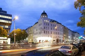 Julius 27 - Cozy Retreat, 5 Mins to City Center - Image 3