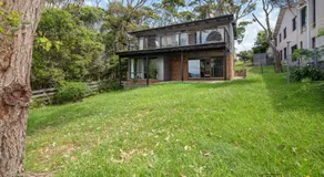 Waterfront Pet-Friendly Home - Oceanview Cottage - Image 3
