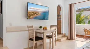Benavista 1-Bed Apartment with Pool & Terrace - Image 5