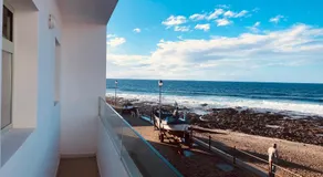 CASA ANCLADA en LA SANTA- 4 Apartamentos frente al mar- 1ª linea solarium - Image 3