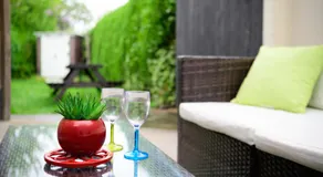 Located in the peaceful NG8 Wollaton , Perfect for Business Trips & Family Holidays or working proffesionals-long term deals, M1 Nearby , Free Parking , Private Garden , 500Mb Wi-Fi , Netflix - Image 5