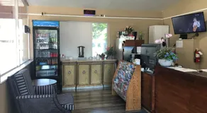 Lamplighter Motel - Image 2