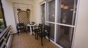 Pine-Tree Apt w/ Private Garden 50 m from the Sea - Image 5