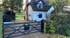Windsor/Ascot/Bracknell beautiful barn - Image 5