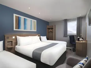Travelodge Edinburgh Central - Image 2