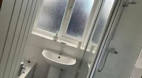 3 Bed house Near Manchester Airport - Image 5