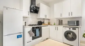 London Wembley Luxury Stay 2BR Apartment next to stadium with Free Parking - Image 4