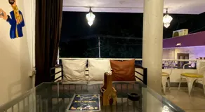 Blue town Hostel & Cafe - Image 5