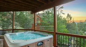 0,8 km zum See, Terrasse mit Aussicht, Pokertisch | Eagle Ridge Rückzugsort von AvantStay - Image 3
