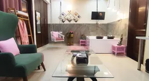 Air Purifier - Modern Jacuzzi HotTub 1BHK Suite 3 - Image 2