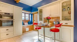 3 Bed in Woodford oc-w32062 - Image 3