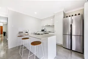 simple and stylish share with owner - Image 5