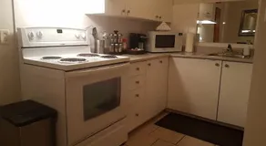 Three-Bedroom Apartment Sweet #6 by Amazing Property Rentals - Image 4