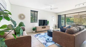 Waterfront Palms Suite 3 Bed, Central Location - Image 2