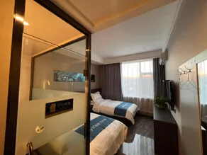 Home Inn - Huayi Select Hotel - Xinzhouyuanpinggaotiexizhan - Image 2