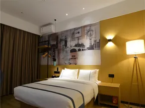 City Comfort Inn Wuhan Optics Valley OuYada Yangjiawan Metro Station - Image 2